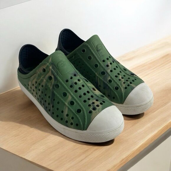 Skechers Guzman Unisex Slip On Kids Shoes Size 1 US Green/White Water - Picture 1 of 9